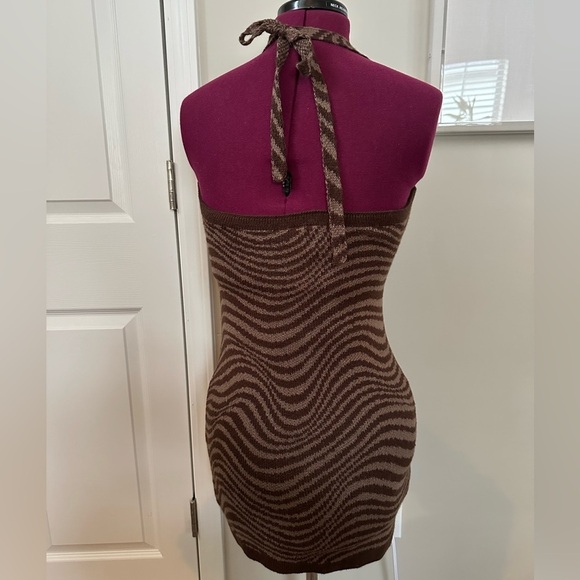 Brown Zebra Pattern Sleeveless Dress - Picture 3 of 9
